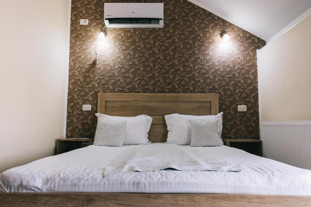 La Tusi Lovrin Hotel Eksteriør billede